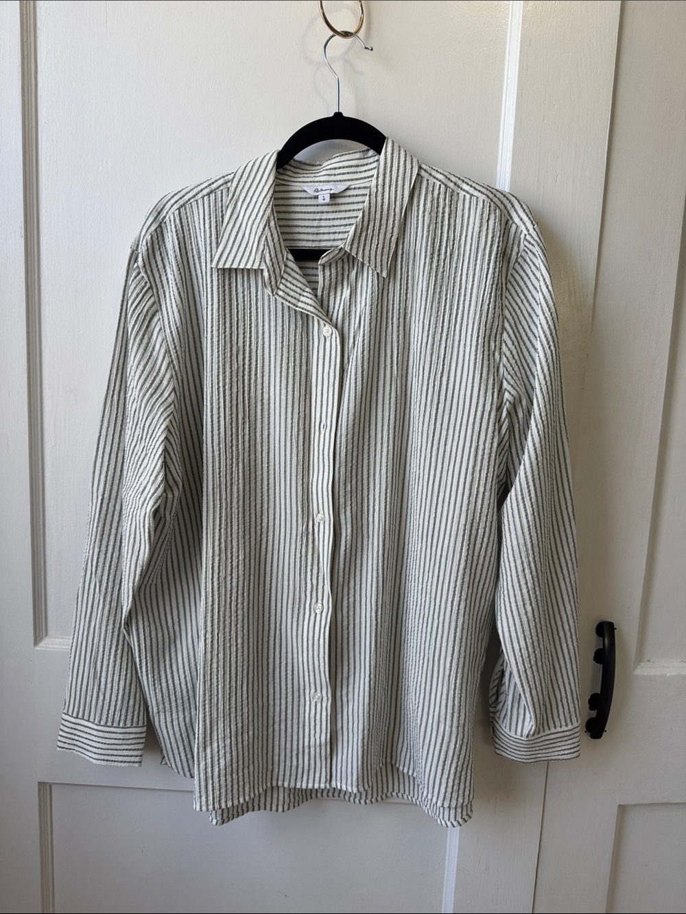 Reitmans Summer Button-Down Shirt like seersucker material
